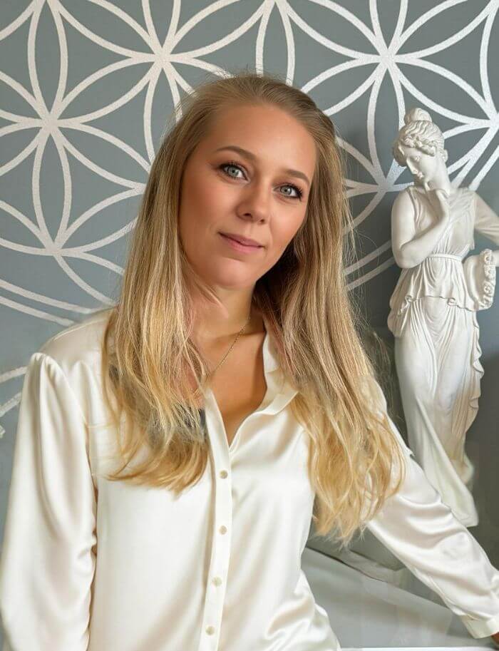 Renate Cesmeci Renate Cesmeci